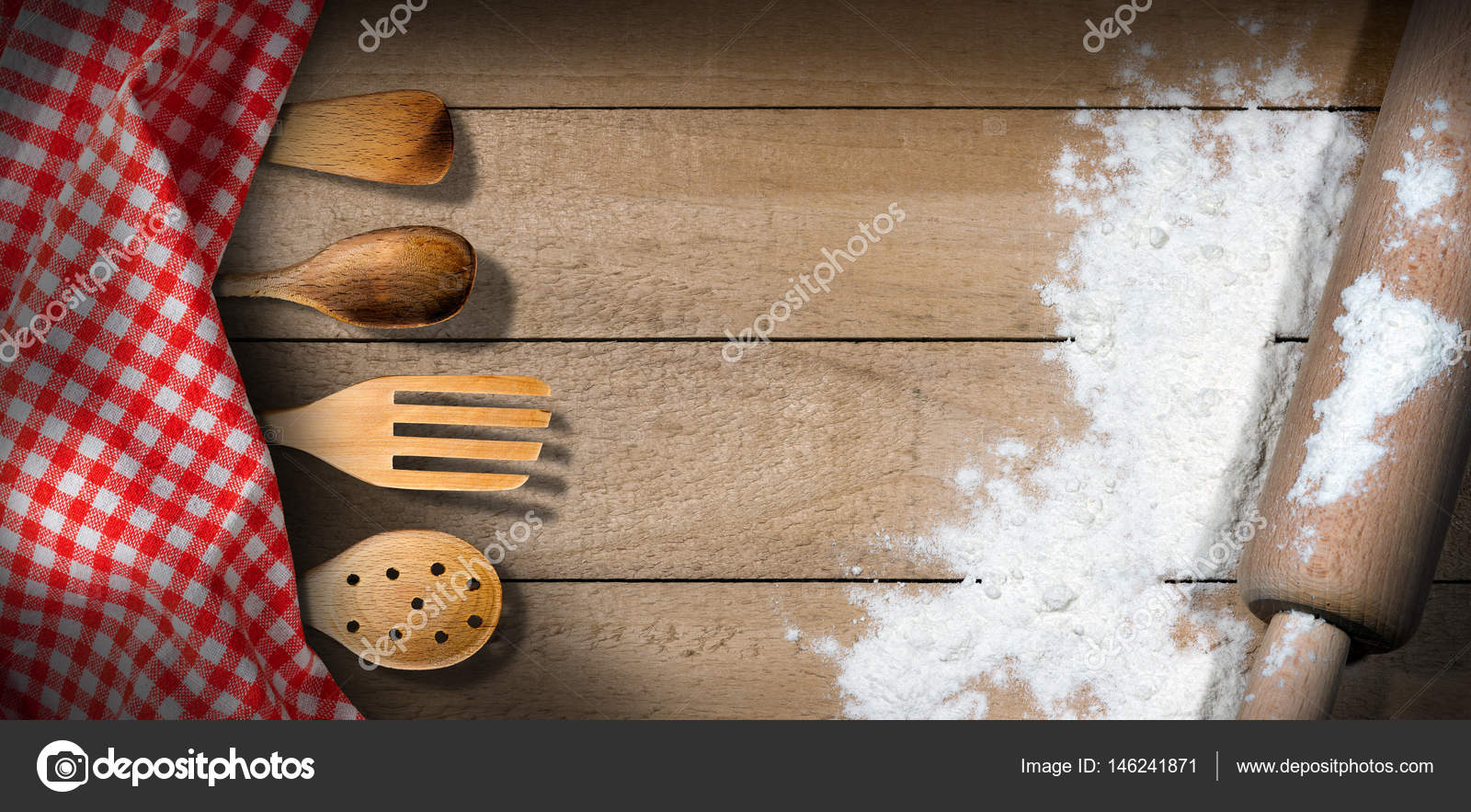 Utensili da cucina in legno di mattarello - farina- — Foto Stock ... Utensili da cucina in legno di mattarello - farina- — Foto Stock ...