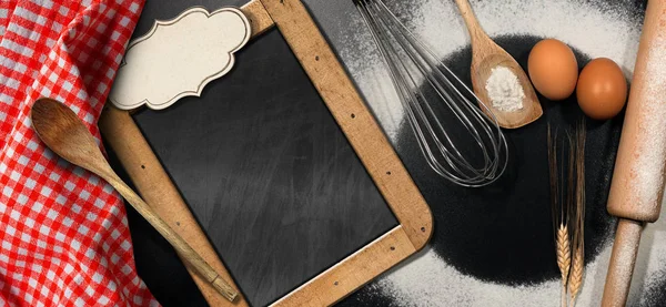 Fundo de cozimento com Blackboard vazio — Fotografia de Stock