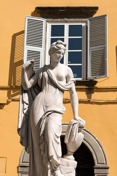 Estatua de Pupporona en Lucca Italia —  Fotos de Stock