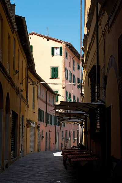 Malebné uličky v Lucca - Toskánsko Itálie — Stock fotografie