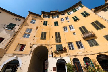 Piazza Anfiteatro - Lucca Toskana İtalya