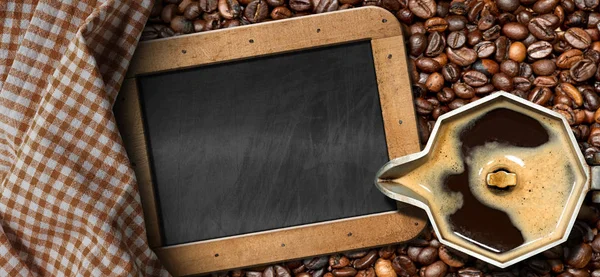 Italian Coffee Maker with Coffee Beans — Stock Photo, Image