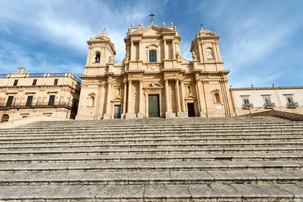 San Nicolos katedral - Noto Sicilia Italia – stockfoto