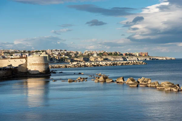 Siracusa dall'Isola di Ortigia - Sicilia Italia — Foto Stock