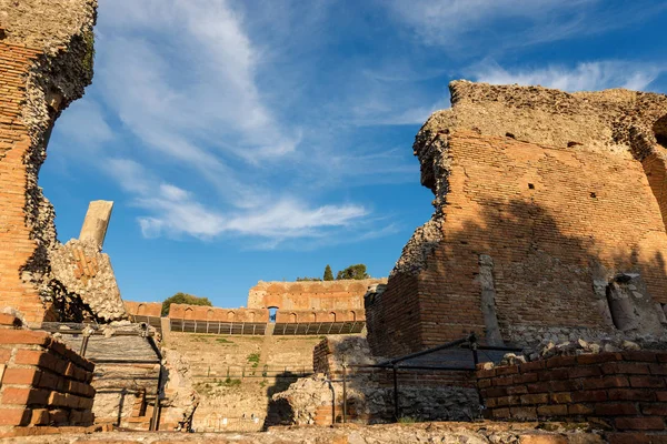 Греческий римский театр в Таормине - Сицилия — стоковое фото