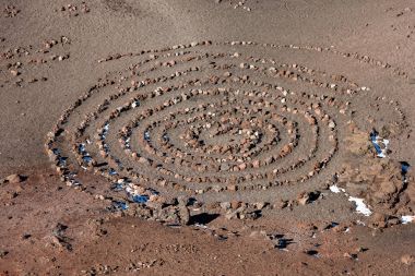 Spiral taş - Etna yanardağ krater