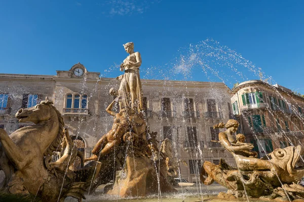 Fountain of Diana - Ortigia Syracuse Sicily Italy — Stock Photo, Image