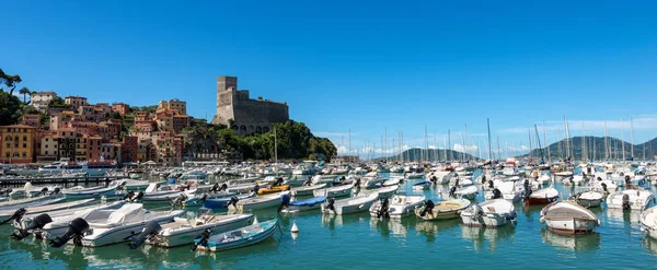 Lerici kikötő város - La Spezia - Olaszország — Stock Fotó