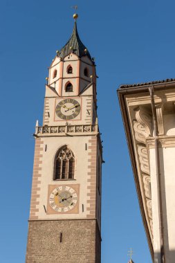 Merano - İtalya katedral çan kulesi