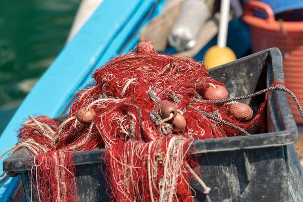 Primer plano de las redes de pesca en un barco —  Fotos de Stock