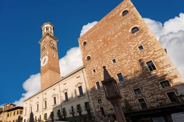 Lamberti kule - Piazza Erbe - Verona İtalya