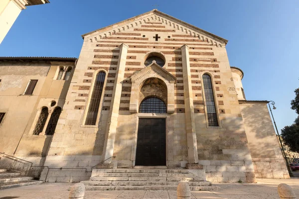 Iglesia de Santo Stefano - Verona Italia —  Fotos de Stock