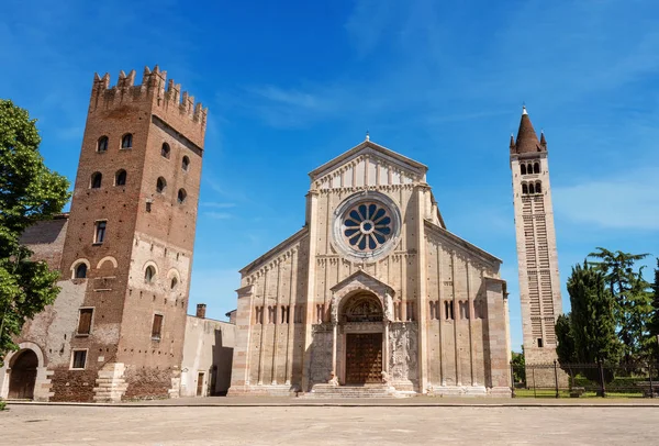 Basilika von san zeno - verona italien — Stockfoto