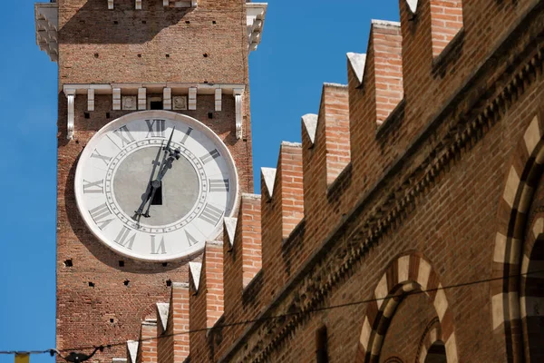 Close-up of Lamberti Tower - Verona Italy — Stock Photo, Image