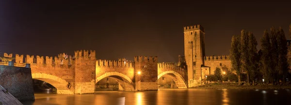 Verona Italien - Scaligero bron av Castelvecchio — Stockfoto