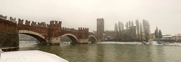 Verona Itália - Ponte Scaligero de Castelvecchio — Fotografia de Stock