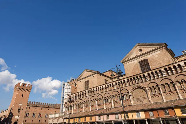 Ferrara italien - Kathedrale und Rathaus — Stockfoto