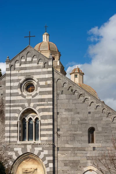 Porto venere liguria italien - die kirche von san lorenzo — Stockfoto