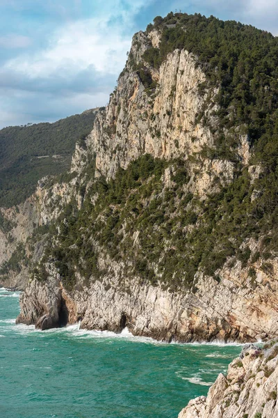 Kliffen in de Middellandse Zee - Porto Venere Italië — Stockfoto