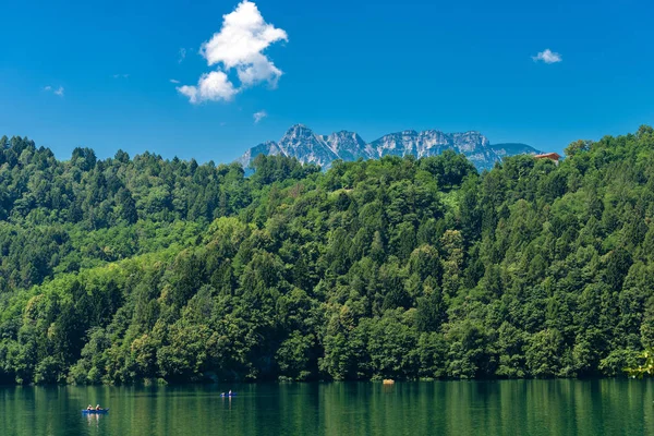 Lago de Levico Terme - Trentino Italia — Foto de Stock