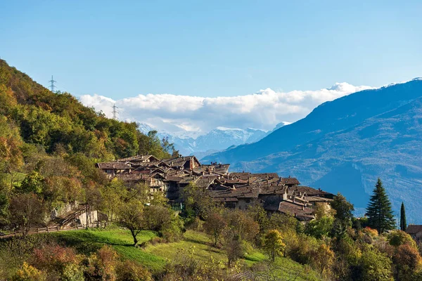 Aldeia medieval de Canale di Tenno ou Villa Canale - Trentino-Alto Adige Itália — Fotografia de Stock