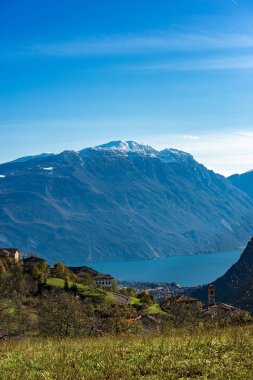 Garda Gölü ve Monte Baldo - Riva del Garda yakınlarında İtalyan Alpleri 