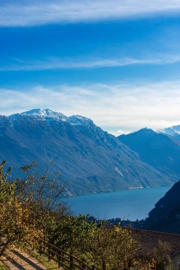 Garda Gölü ve Monte Baldo - Riva del Garda yakınlarında İtalyan Alpleri 