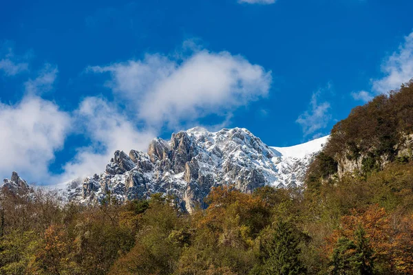 Giudicarie alps pichee in der nähe des tennosees - trentino italien — Stockfoto