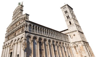 Foro 'daki San Michele Kilisesi beyazlar içinde izole edilmiş - Lucca İtalya