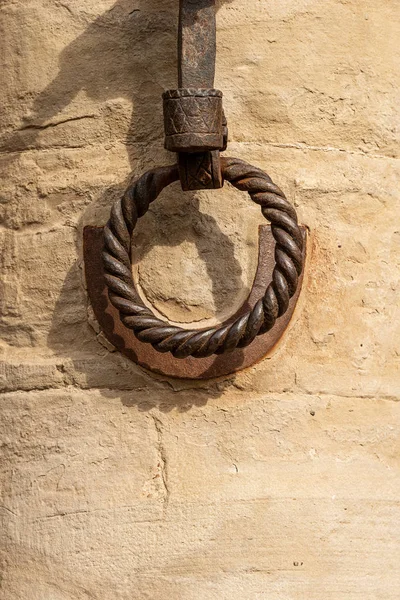 Anel Ferro Forjado Antigo Para Amarrar Com Uma Corda Animais — Fotografia de Stock