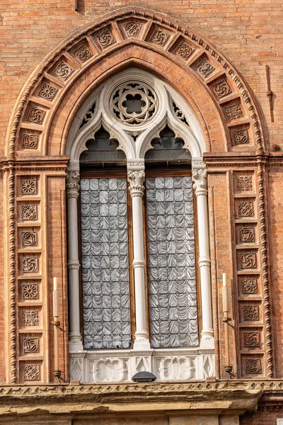 Närbild Mullioned Fönster Bifora Palazzo Accursio Rådhuset Centrum Bologna Xiii — Stockfoto