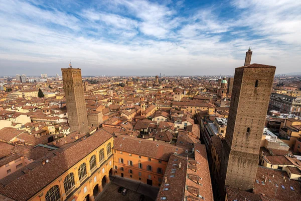 Bologna Cidade Com Antigas Torres Medievais Azzoguidi Garisenda Asinelli Prendiparte — Fotografia de Stock
