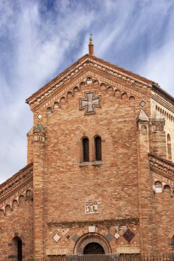 Bologna, Santo Stefano Bazilikası veya Yedi Kilise, Aziz Vitale ve Agricola Bazilikası 'nın ön cephesine yakın çekim. Emilia-Romagna, İtalya, Avrupa