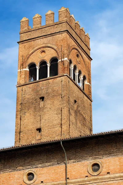 Detailní Záběr Středověké Věže Arengo 1259 Nad Palazzo Del Podesta — Stock fotografie