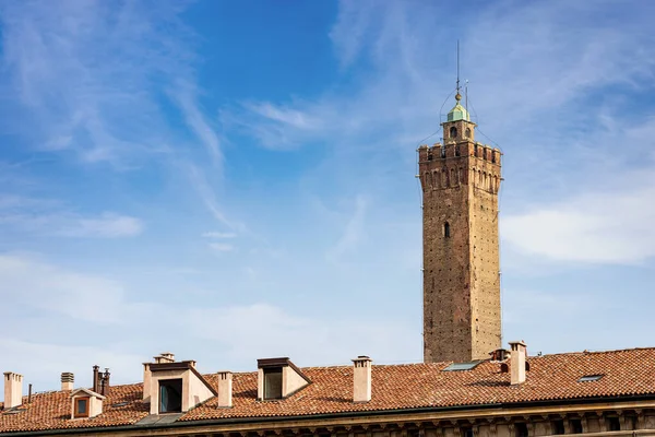 Torre Degli Asinelli One Two Towers Due Torri 1109 1119 — Stock Photo, Image