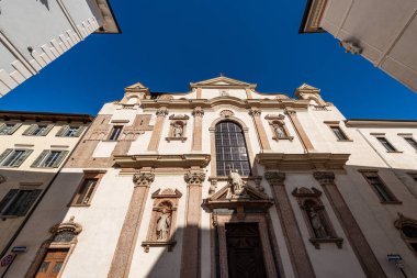 Trento şehri, San Francesco Saverio Kilisesi 'nin Barok tarzı cephesi (1711), Trentino-Alto Adige, İtalya, Avrupa