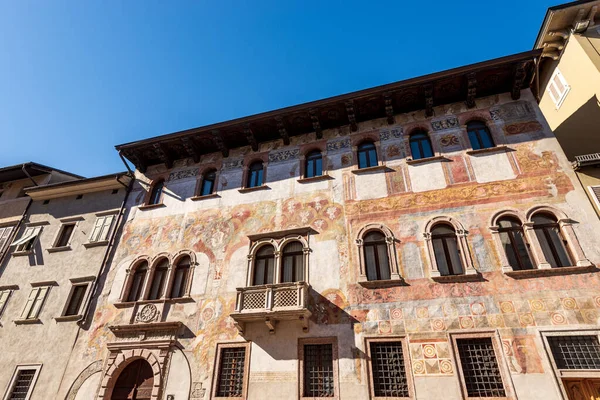 Trento Centru Palazzo Quetta Alberti Colico Středověký Palác Mnoha Freskami — Stock fotografie