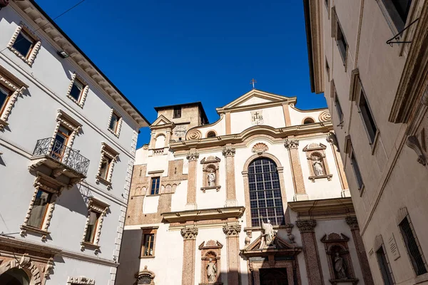 トレント市 バロック様式のサンフランチェスコ サヴェリオ教会のファサード 1711年 トレンティーノ アルト アディジェ イタリア ヨーロッパ — ストック写真