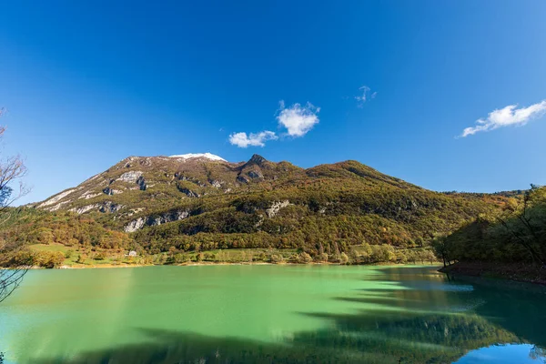 Lago Tenno Pequeño Hermoso Lago Los Alpes Italianos Monte Misone — Foto de Stock