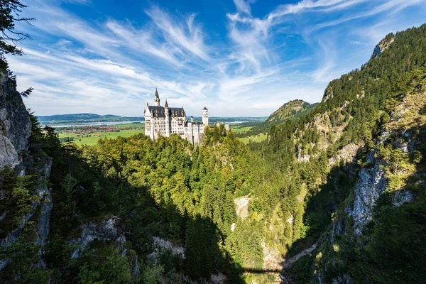 著名的新斯旺斯顿城堡 New Swanstone Castle Schloss Neuschwanstein Xix Century 德国巴伐利亚阿尔卑斯山的地标 欧洲最受欢迎的城堡之一 — 图库照片