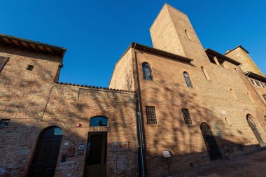 CERTALDO, TUSCANY, ITALY, 7 Ocak 2017: Casa Bocccaccio Müzesi, ünlü şair Giovanni Boccaccio 'nun yaşadığı ev. Ortaçağ Certaldo, Toskana, İtalya, Avrupa Kasabası
