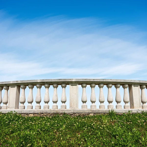 Close White Balustrade Classic Style Blue Sky Clouds Copy Space — Stock Photo, Image
