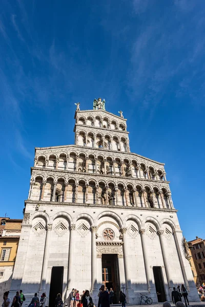 Lucca Włochy Kwiecień 2017 Starożytny Kościół San Michele Foro Stylu — Zdjęcie stockowe