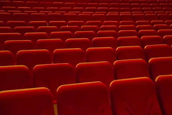 Linhas de assentos em cinema sem pessoas — Fotografia de Stock
