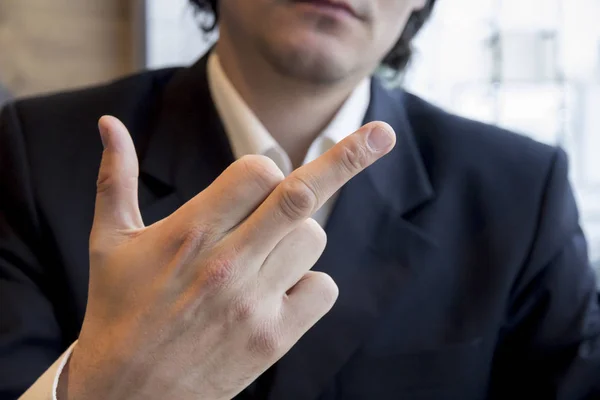 Biznesmen popisać kurwa z środkowy palec — Zdjęcie stockowe