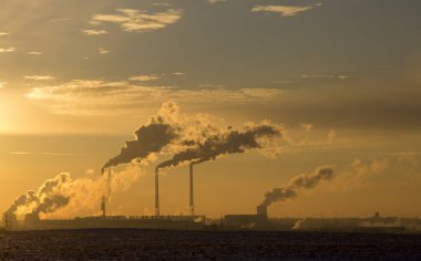Boruları güneş karşı termoelektrik İstasyonu