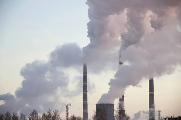 Buizen van Thermo-elektrische station — Stockfoto