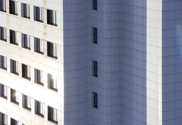 Paneli ofis binası ile windows açısı — Stok fotoğraf