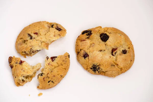 Dos galletas con pasas desmenuzadas . — Foto de Stock