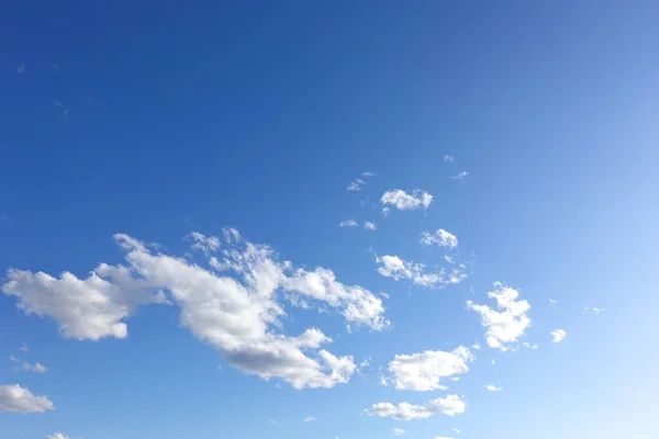 Mavi Gökyüzü Bulut Arkaplanı — Stok fotoğraf